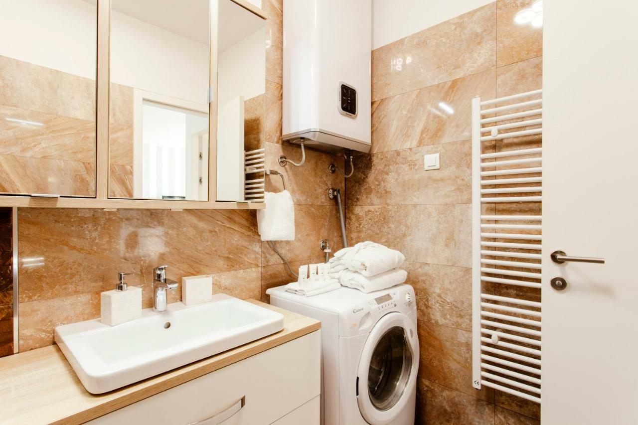 New Luxury Apartment Nives On Seaside スプリト エクステリア 写真