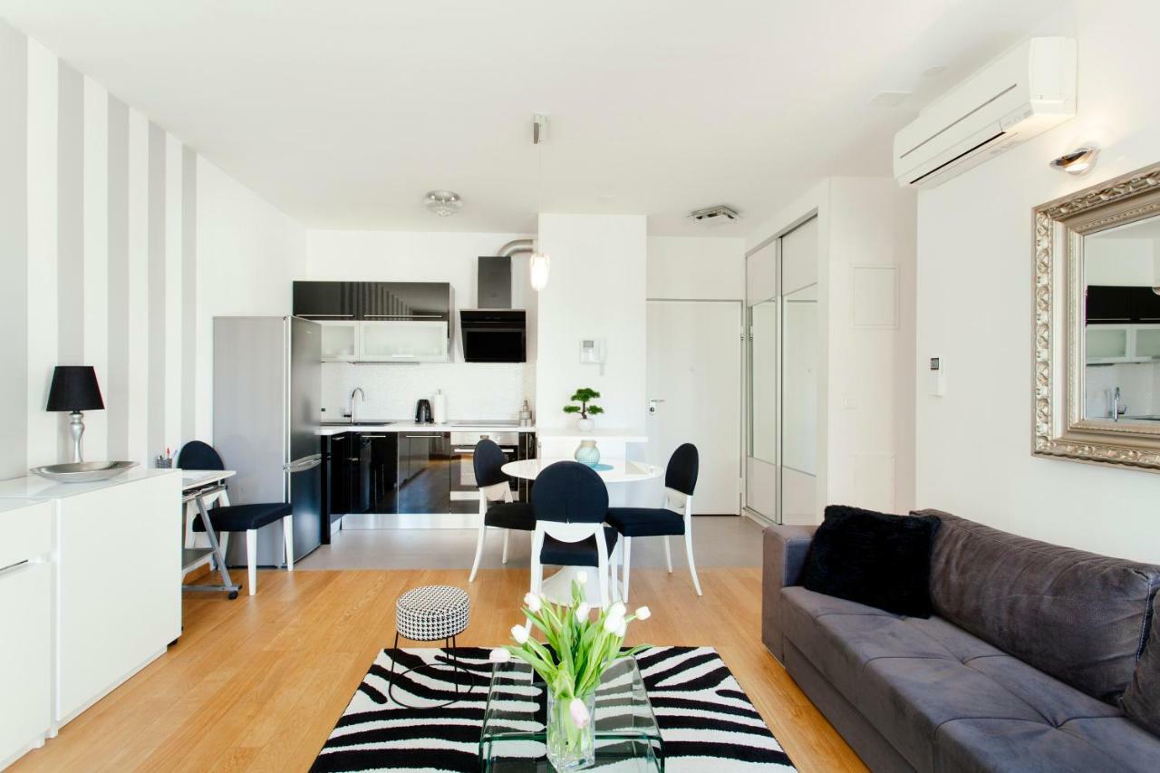 New Luxury Apartment Nives On Seaside スプリト エクステリア 写真