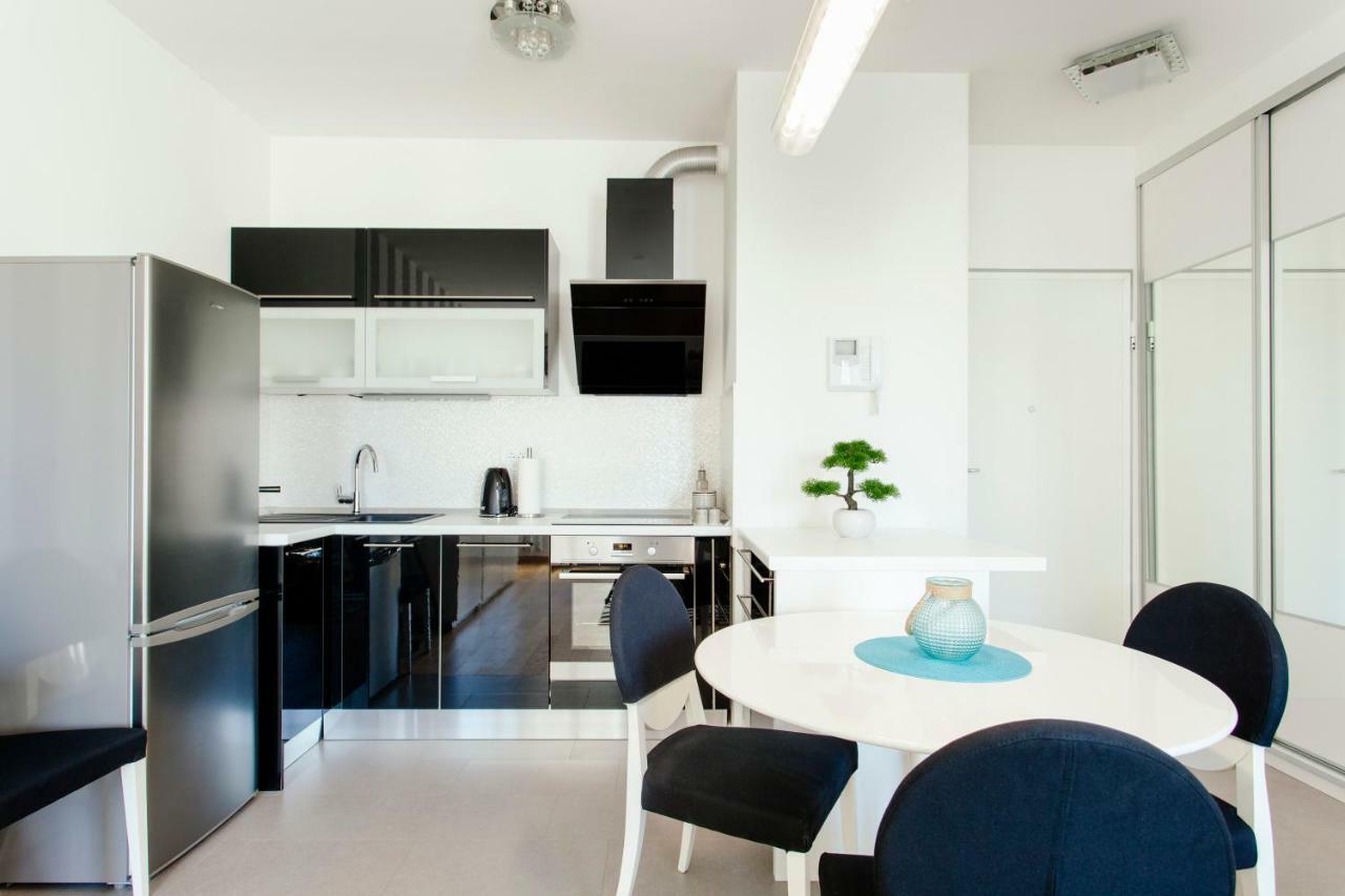 New Luxury Apartment Nives On Seaside スプリト エクステリア 写真