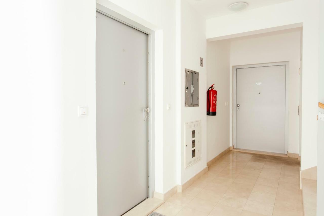 New Luxury Apartment Nives On Seaside スプリト エクステリア 写真