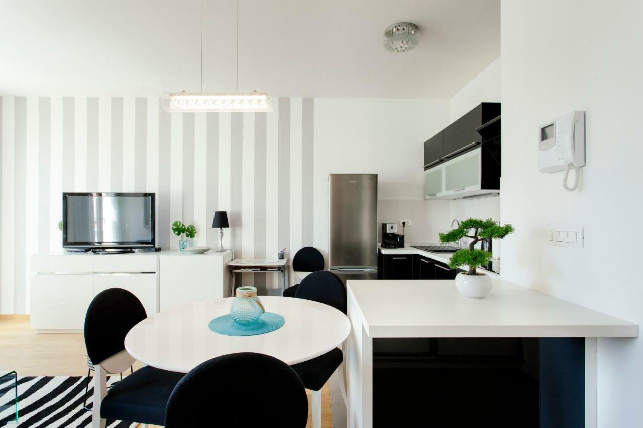 New Luxury Apartment Nives On Seaside スプリト エクステリア 写真
