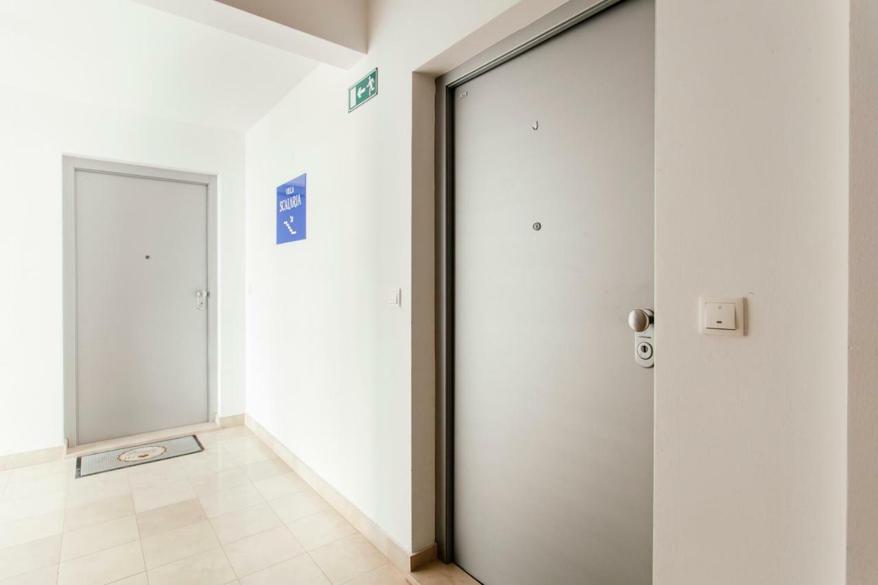 New Luxury Apartment Nives On Seaside スプリト エクステリア 写真